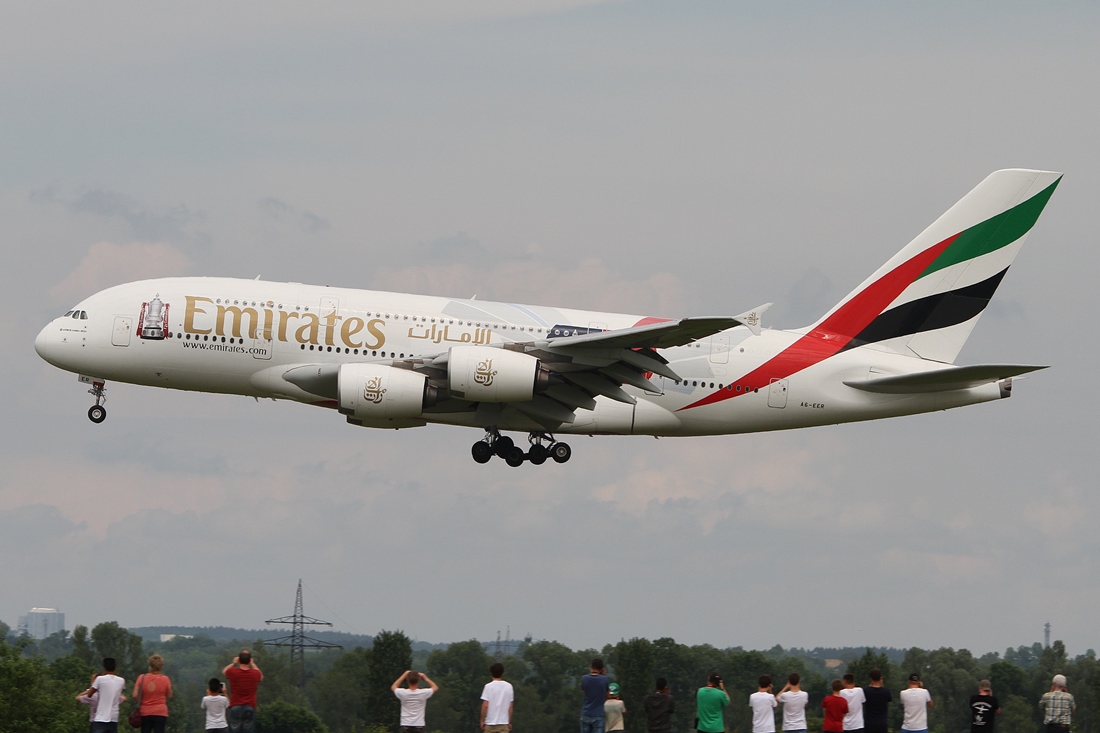 Emirates Airbus A380-861 A6-EER