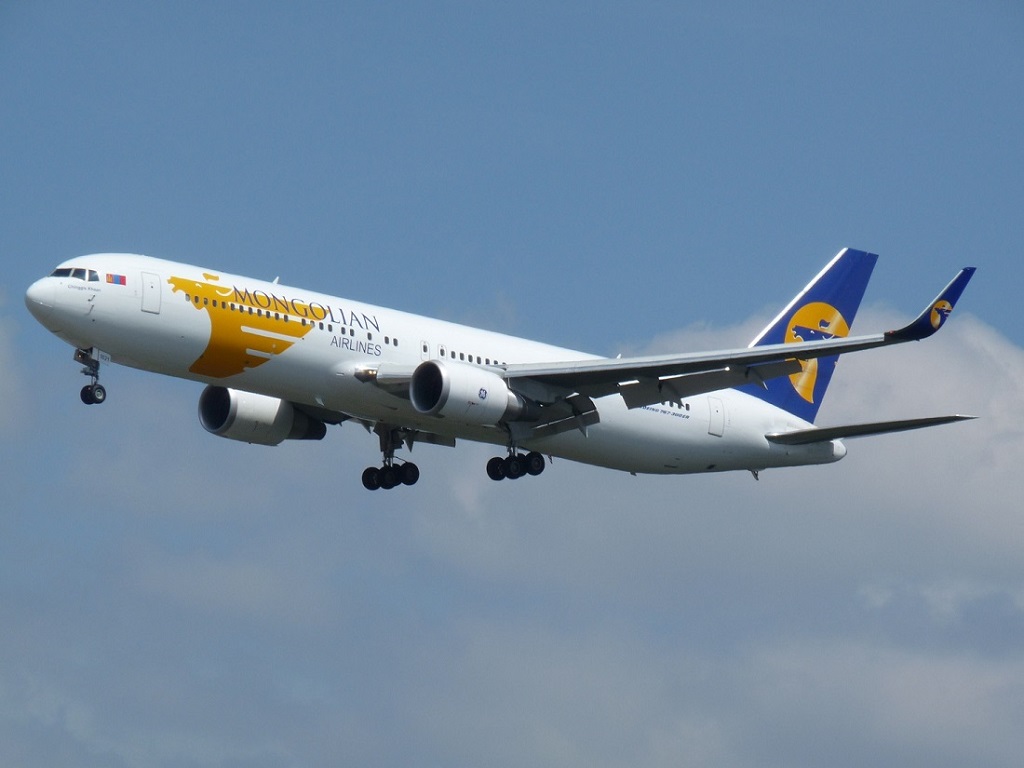 Mongolian airlines Boeing 767-300 ju 1021