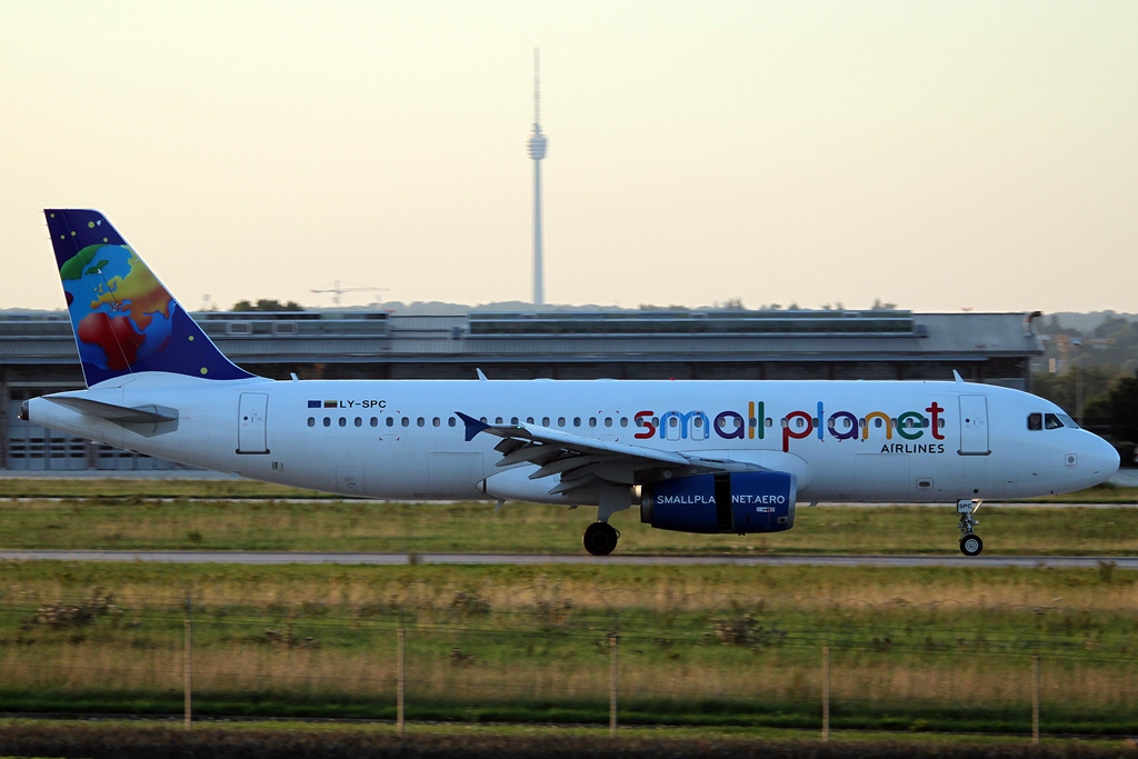 Small Planet Airlines Airbus A320-231 LY-SPC