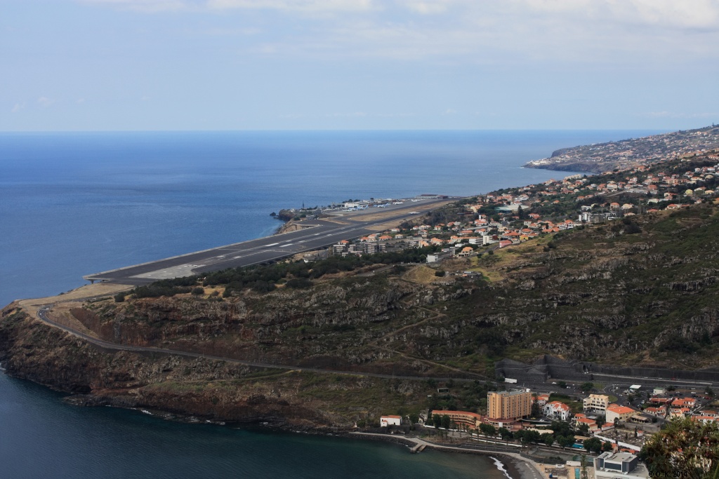 LPMA/ FNC/ 32°41′39″N 16°46′41″W/ 05/23/ 2.781 m x 45 m