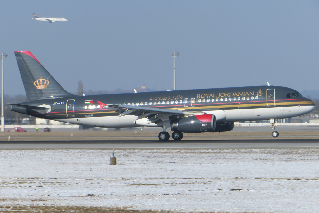 JY-AYQ Royal Jordanian Airbus A320-232