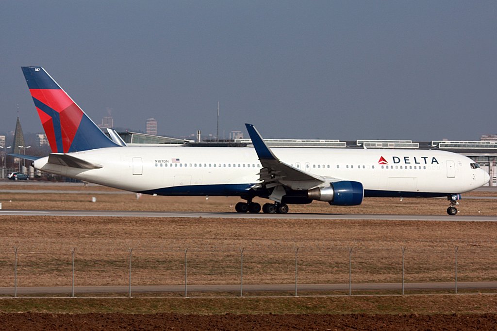 Delta, N187DN, B767-332