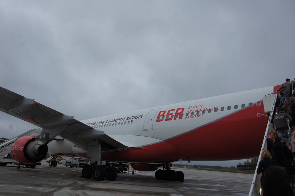 Air Berlin A330, BER Aufschrift