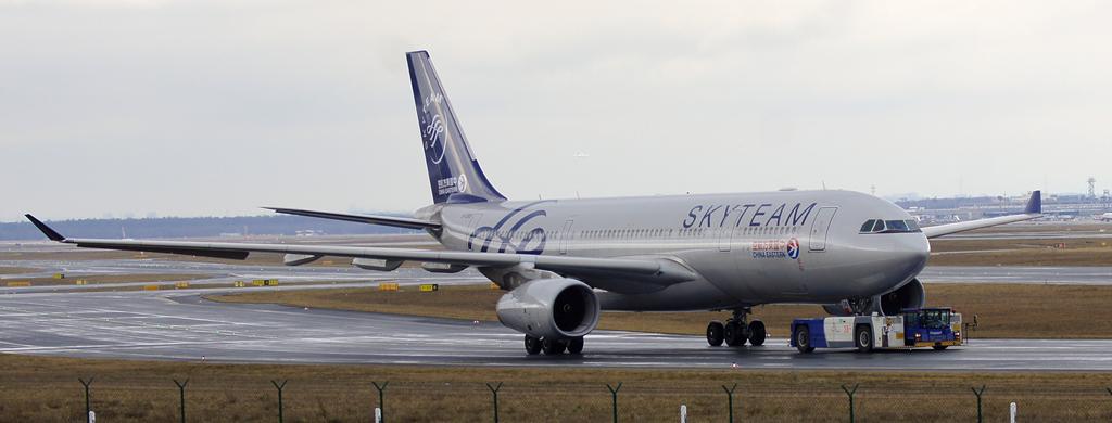 China Eastern A330 B-5908<br />Sky team Sonderbemalung