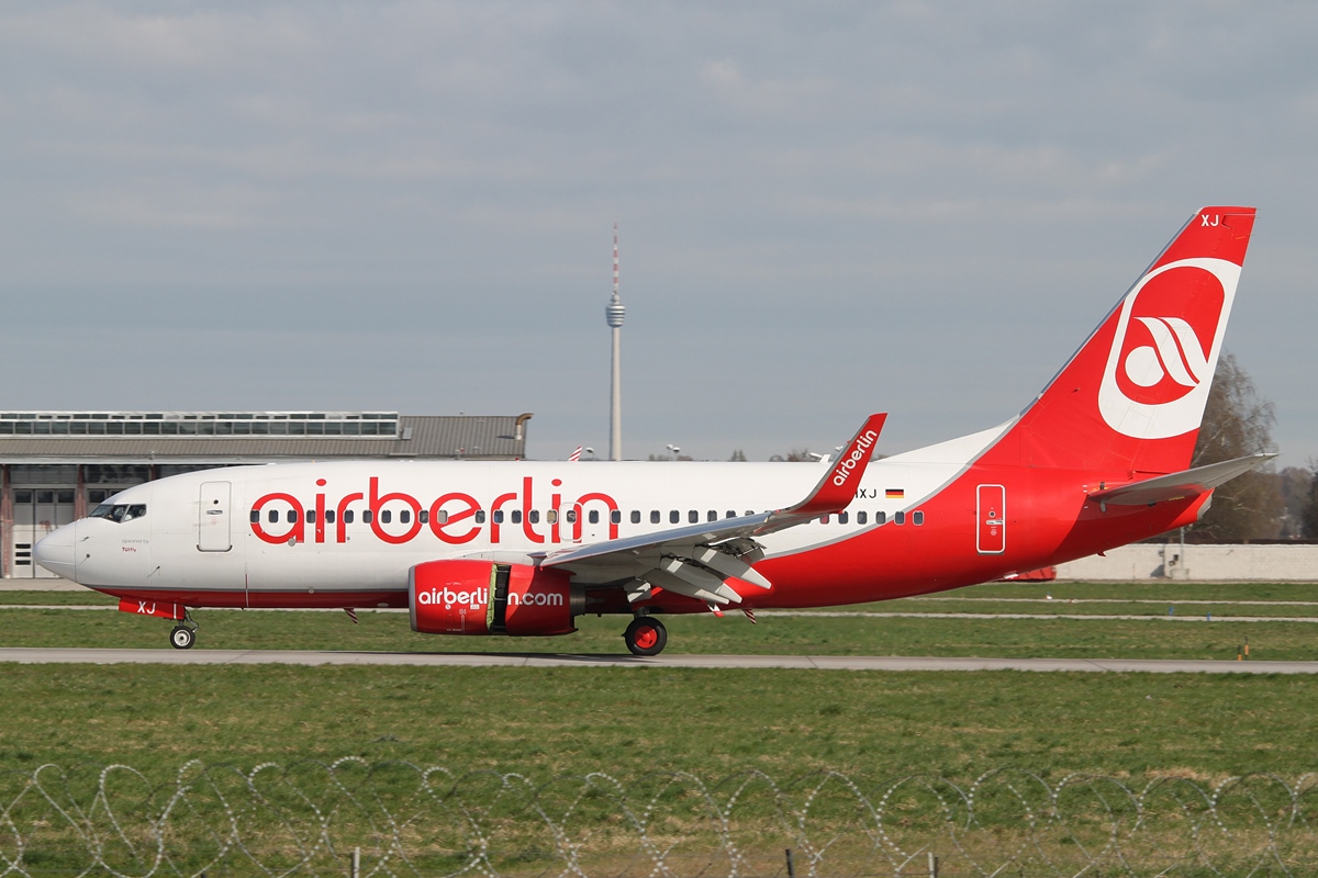 Air Berlin Boeing 737-7K5 D-AHXJ