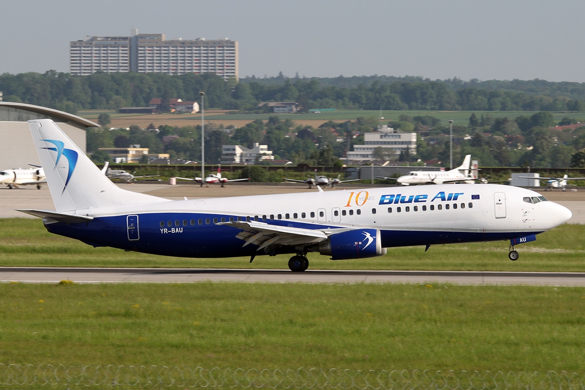Blue Air Boeing 737-4Y0 YR-BAU