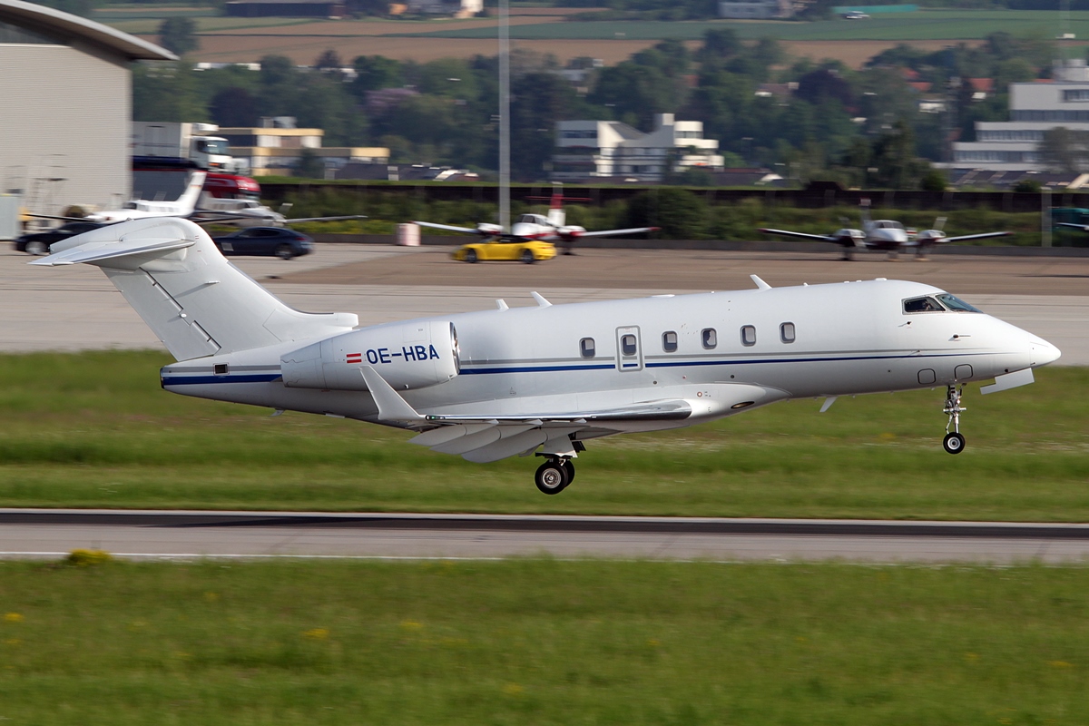 Private Bombardier BD-100-1A10 Challenger 300 OE-HBA