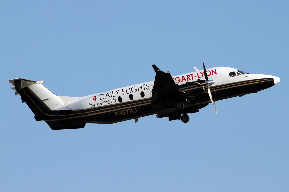 Twin Jet Beech 1900D Airliner F-GTKJ