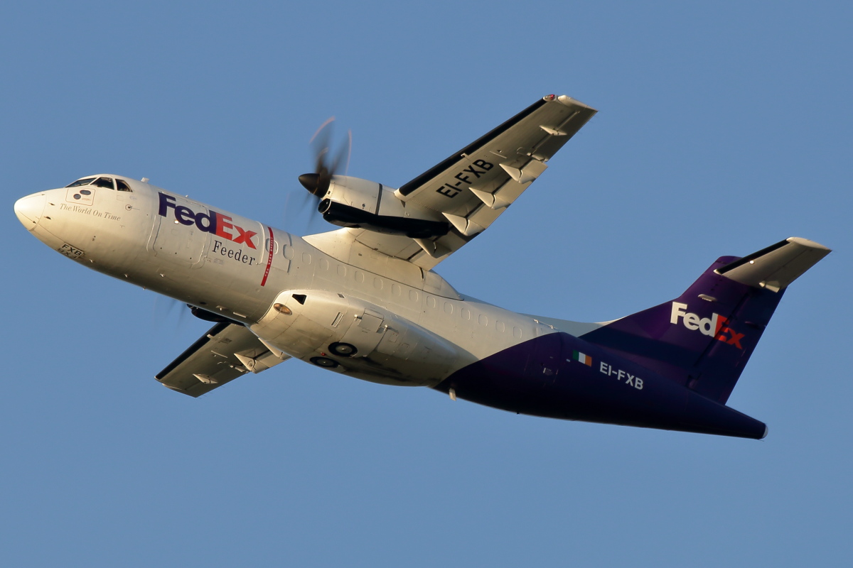 EI-FXB_FedEx_ATR 42-300F.JPG