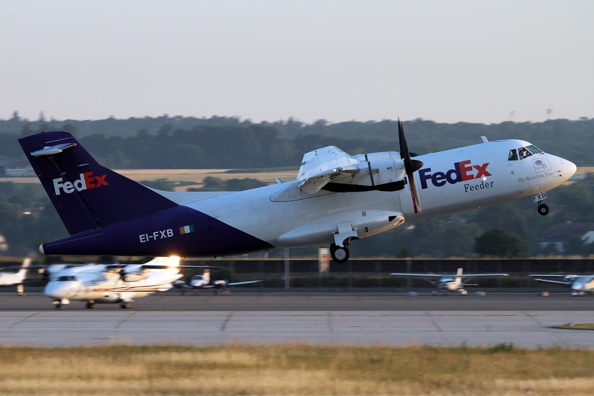 FedEx (Air Contractors) Aerospatiale ATR-42-300(F) EI-FXB