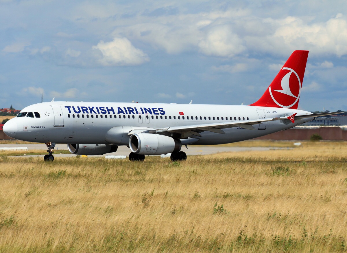 TC-JUK Turkish Airlines Airbus A320-200