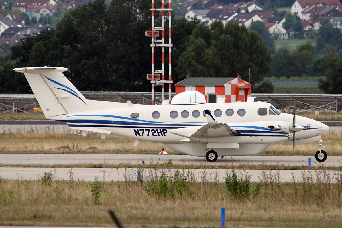 Beechcraft Super King Air 350 N772HP