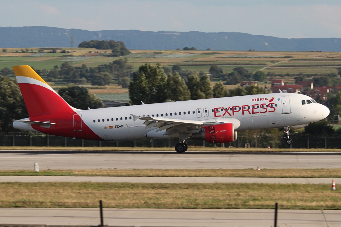 Iberia Express Airbus A320-214 EC-MCB