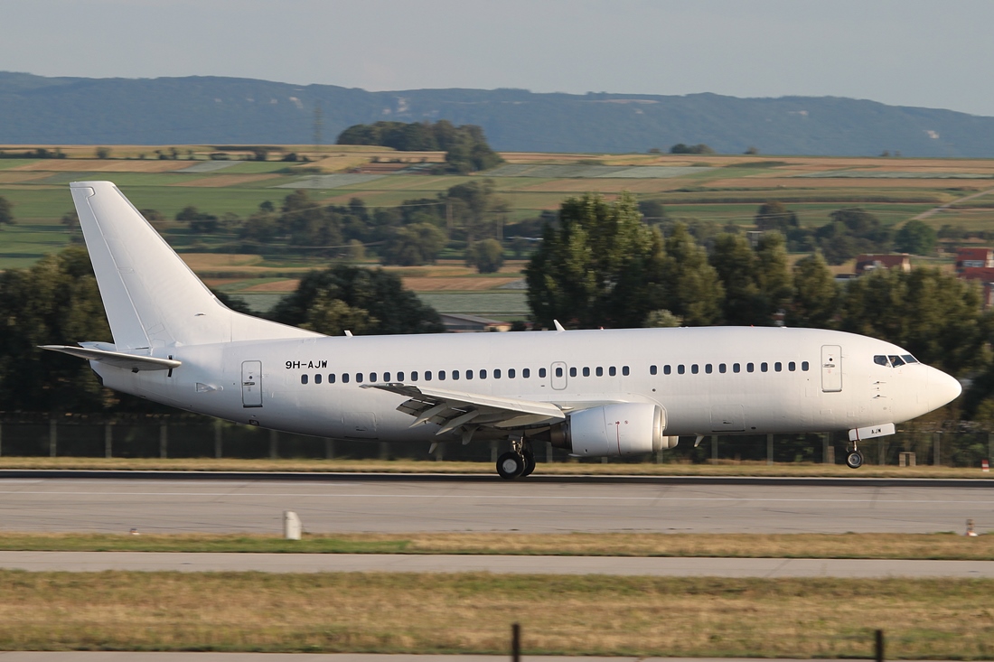 Maleth-Aero Boeing 737-3U3 9H-AJW