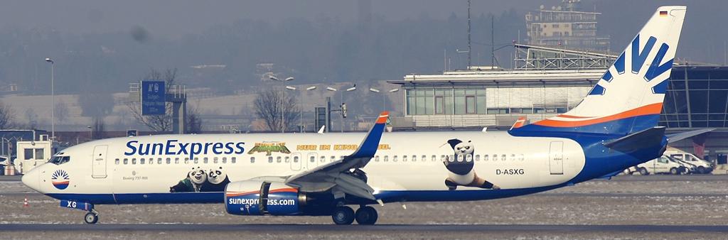 Sun Express B737-800 D-ASXG<br />Kung-Fu Panda