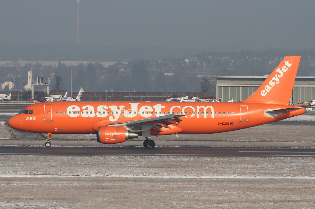 easyJet Airbus A320-214 G-EZUI