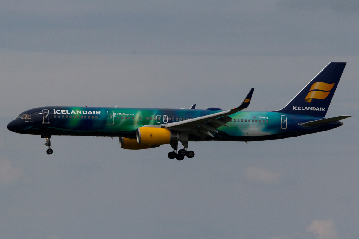 TF-FIU - Icelandair  Boeing 757-256 - "Hekla Aurora"