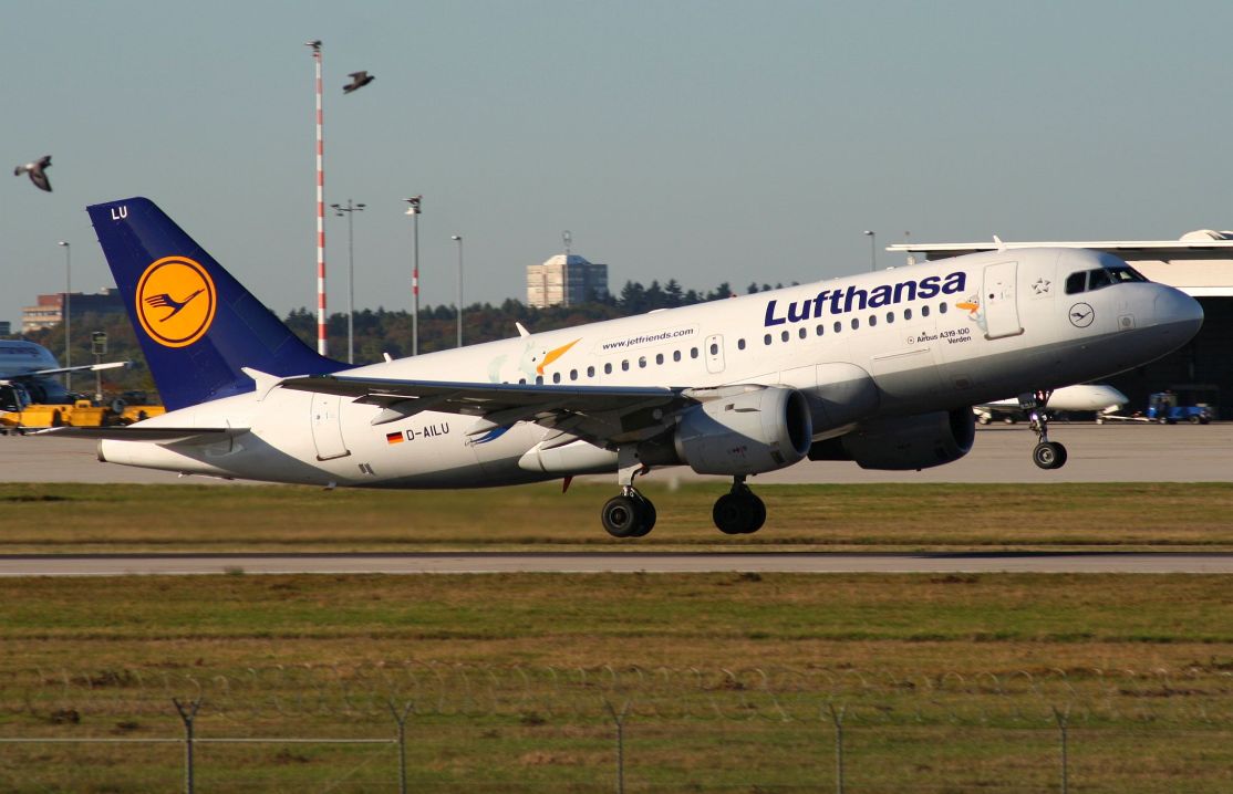 Lufthansa/Airbus A319-114/D-AILU "LU c/s"