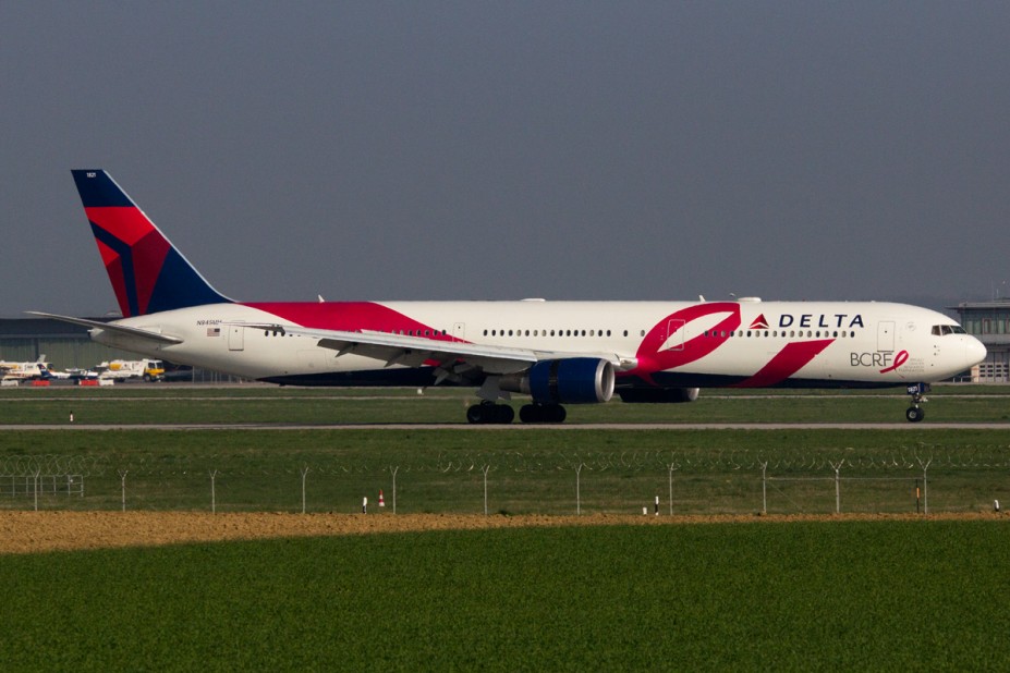 Delta Air Lines Boeing 767-432(ER) - N845MH "Breast Cancer Research Foundation"