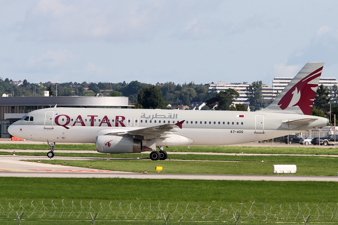 Qatar Airways Airbus A320-232 A7-ADG