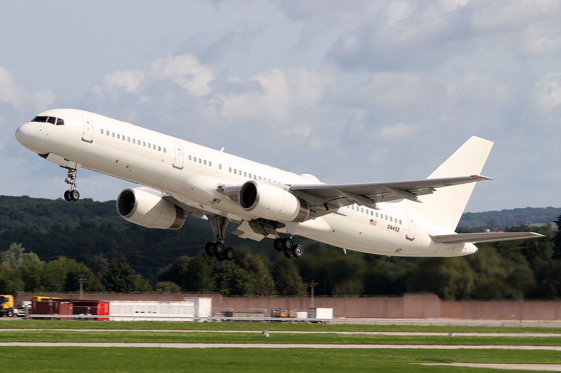 United States - US Air Force (USAF) Boeing C-32B 02-4452