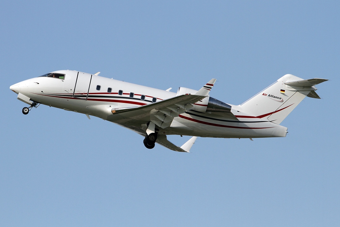 Air Alliance  Canadair Challenger 604 D-AONE