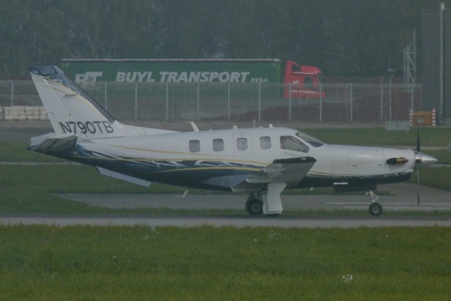 N790TB.JPG