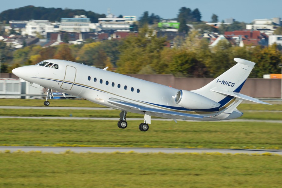 DSC_0252-2.jpg (513.41 KiB) 2940 mal betrachtet Dassauld Falcon 2000 (I-NCHO)