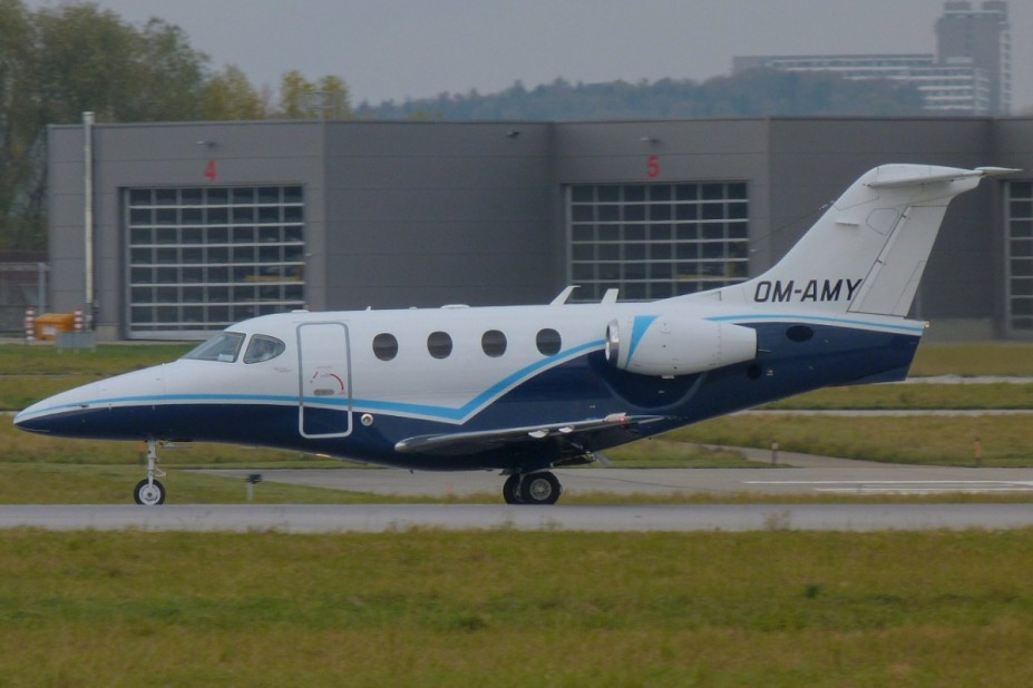 OM-AMY.   Raytheon 390 Premier 1a