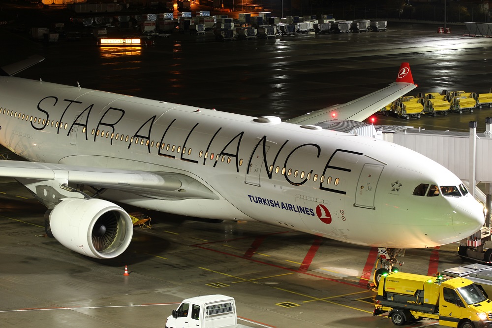 Turkish Airlines // Airbus A330 // TC-LNB