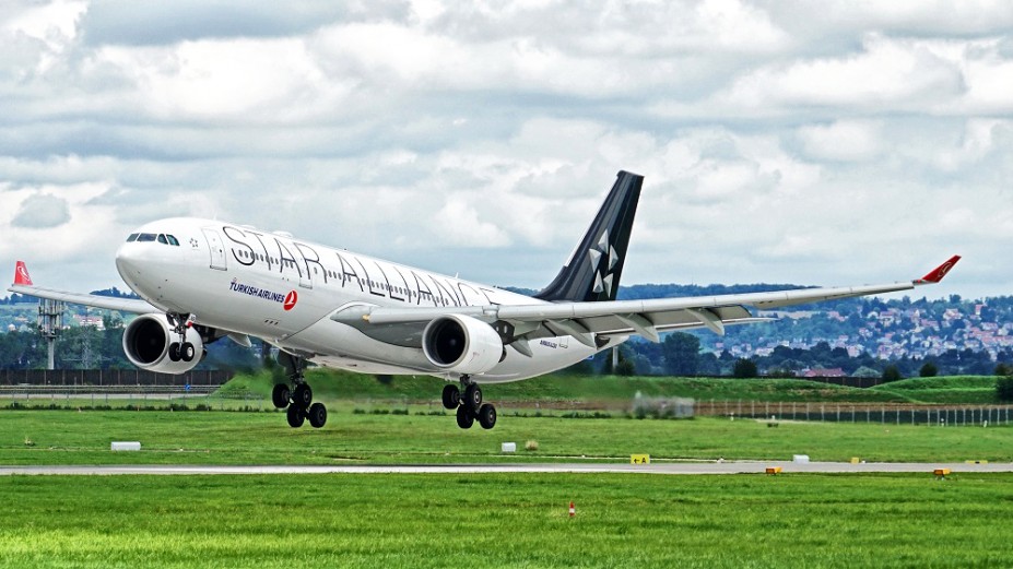 TK 330 Star Alliance.jpg