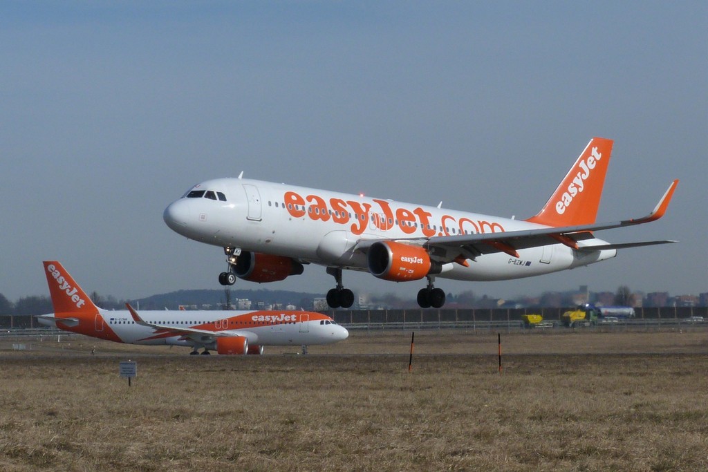 G-EZWJ   A320-214  Easyjet