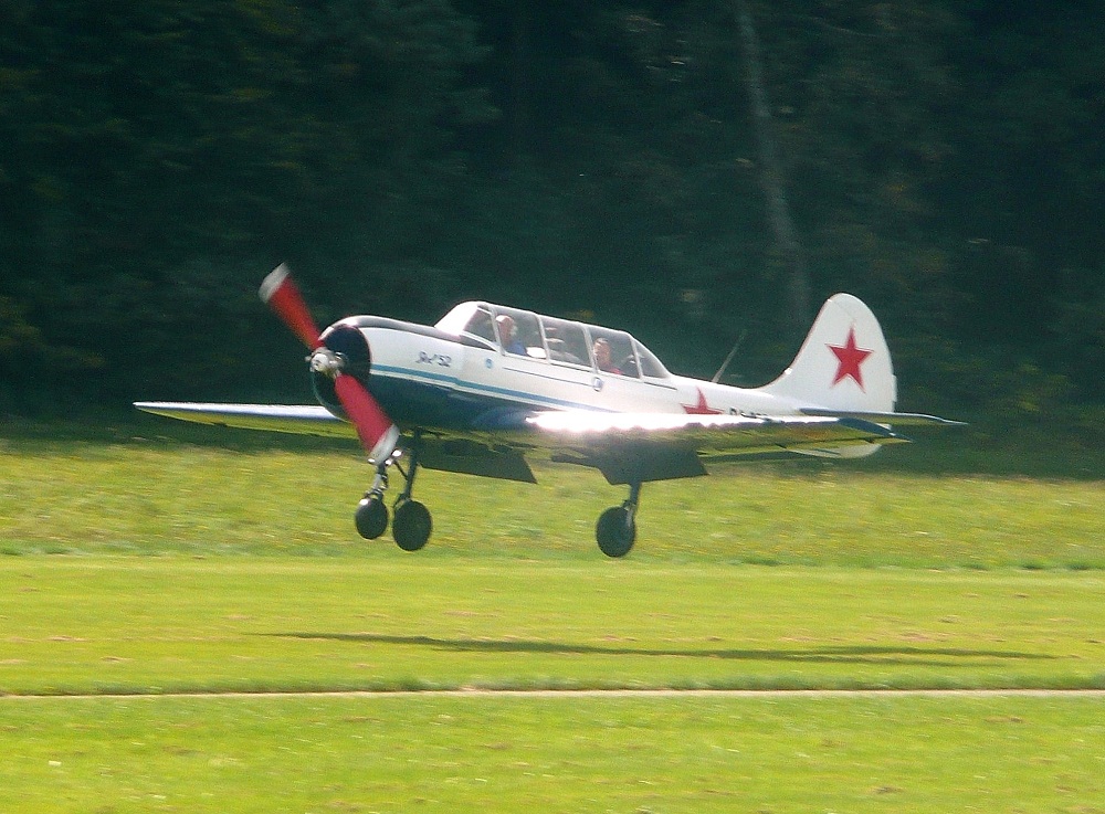Yak52