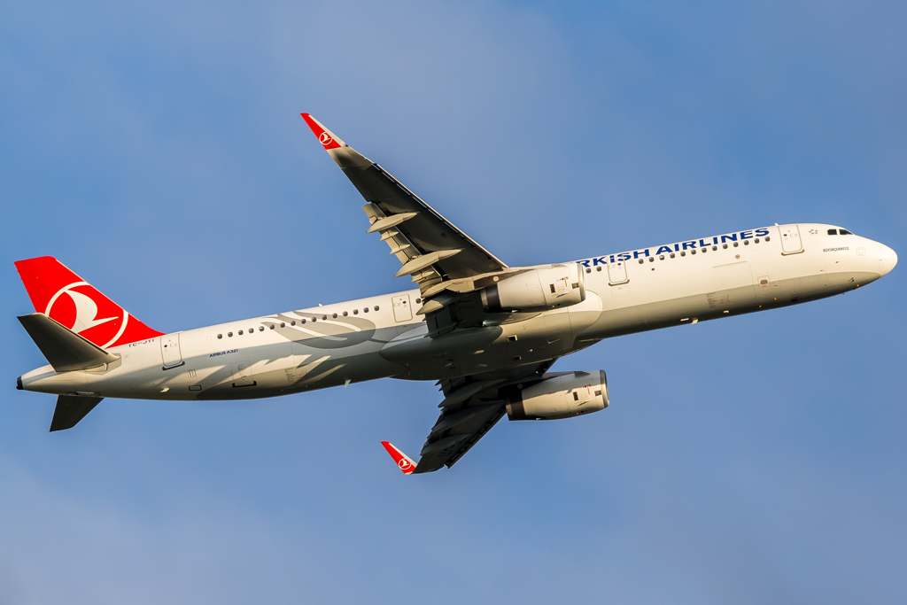 Turkish Airlines / TC-JTI / Airbus A321-231