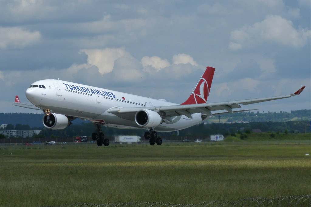 TC-JOL   A330-303   Turkish Airlines