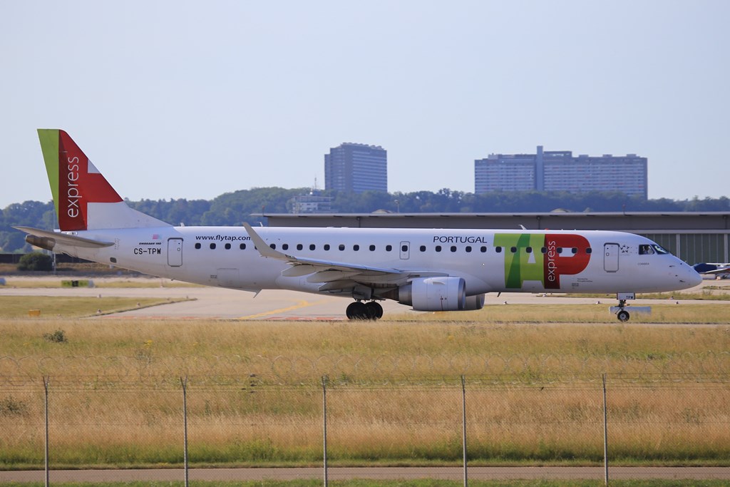 Tap Express - Embraer - ERJ-190