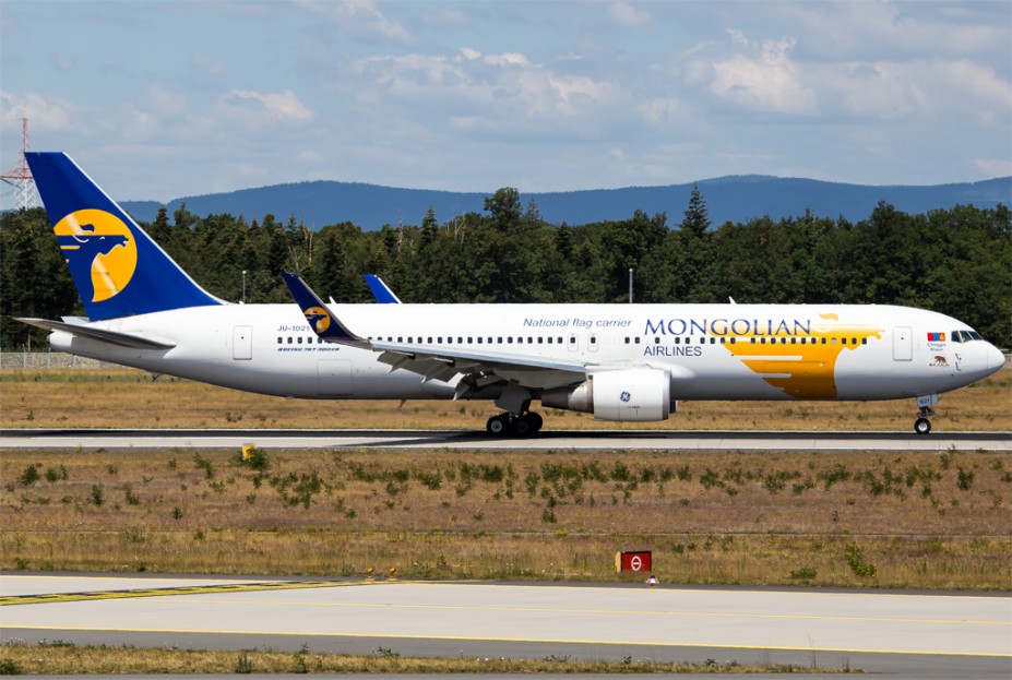 Mongolian Airlines / JU-1021 / Boeing 767-34G(ER)