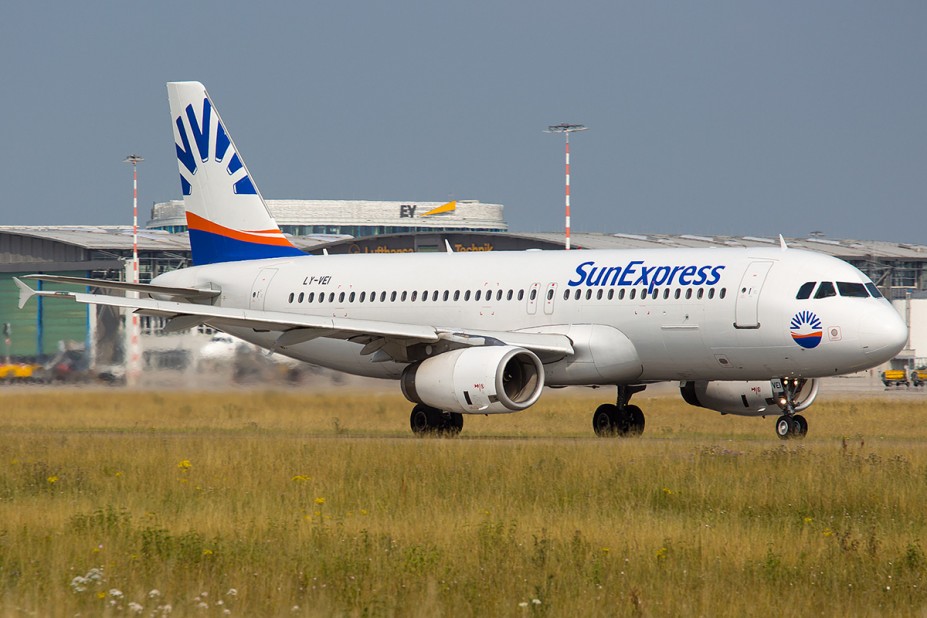 LY-VEI.jpg (661.25 KiB) 6374 mal betrachtet LY-VEI.jpg