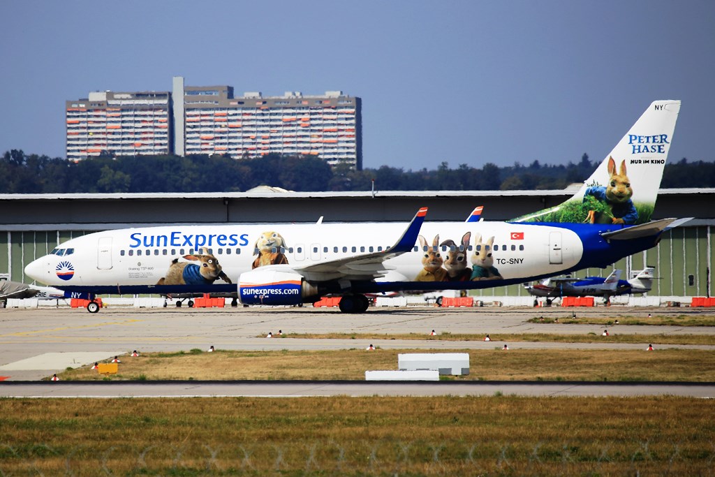 Sunexpress - Boeing 737-800<br />TC-SNY<br />&quot;Peter Hase livery&quot;