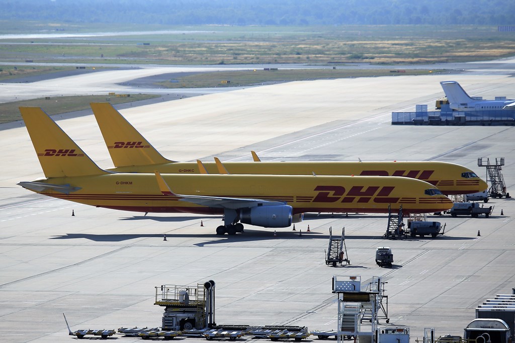 DHL<br />2xBoeing 757-200<br />G-DHKM<br />G-DHKC