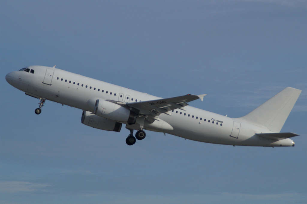 ZS-GAO    A320-231