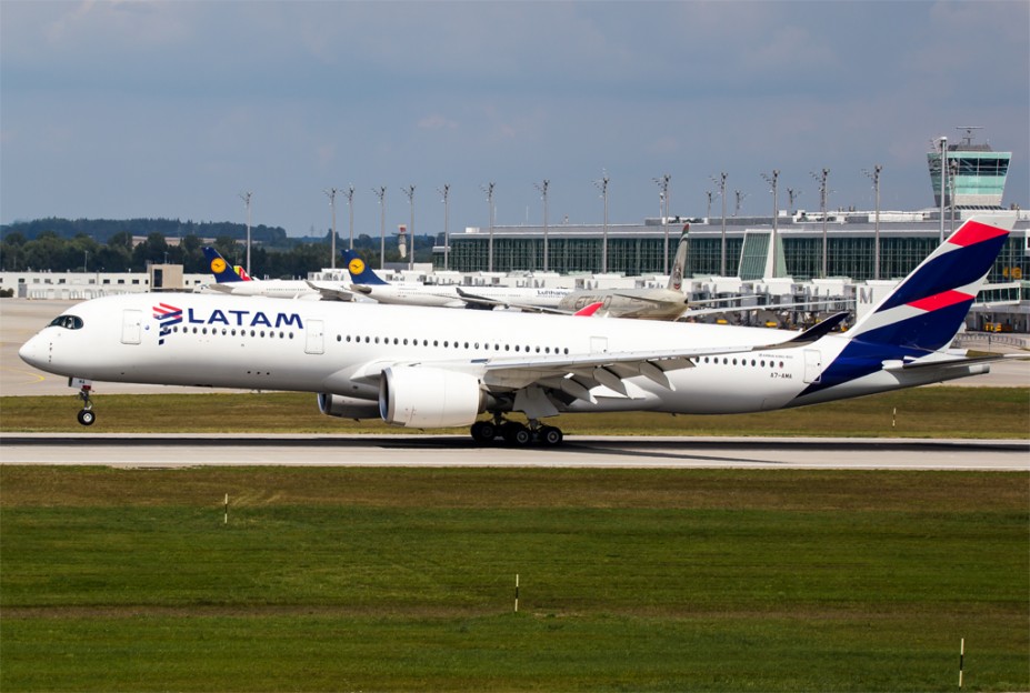 Qatar Airways (LATAM Airlines) / A7-AMA / Airbus A350-941