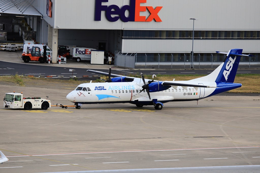 ASL Airlines Irland - ATR72-200F<br />EI-SOA