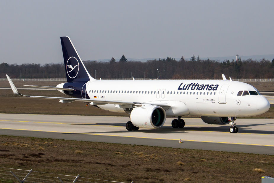 Lufthansa / D-AINT / Airbus A320-271N