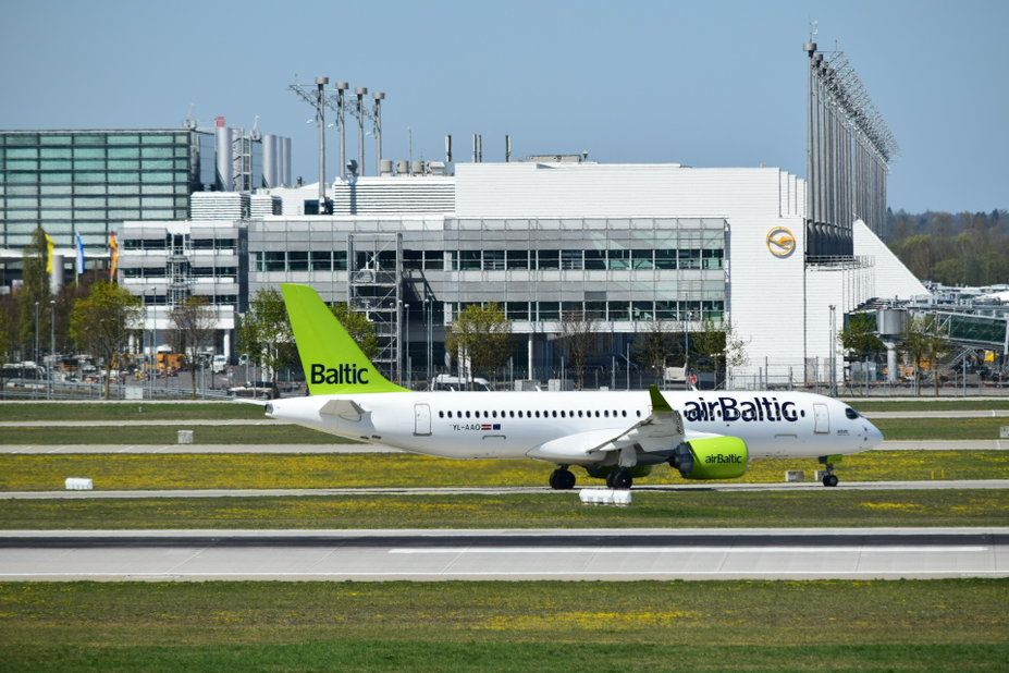 Und nach ca. 3 Minuten... A220-300 / Air Baltic / YL-AAO