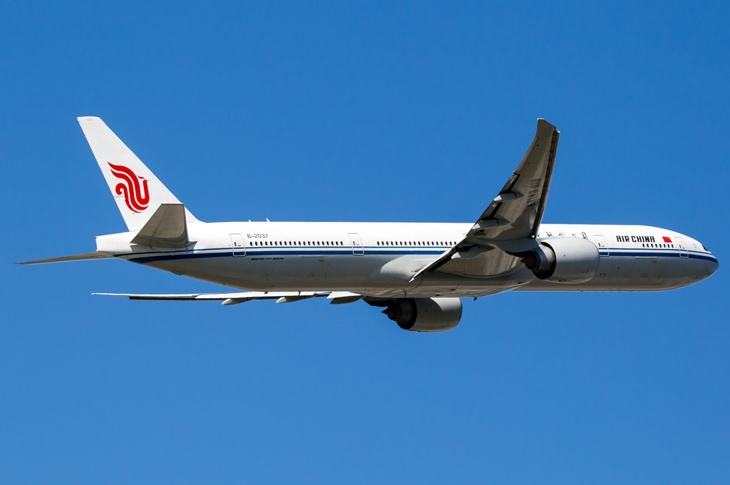 Air China / B-2037 / Boeing 777-39LER