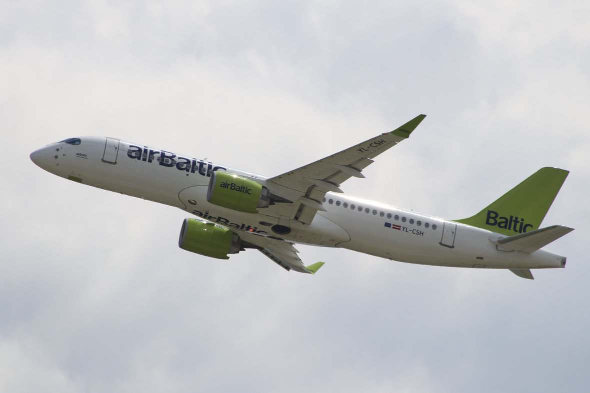 YL-CSH // Airbus A220-300 (1 Jahre alt) // Air Baltic // BT262 nach Riga