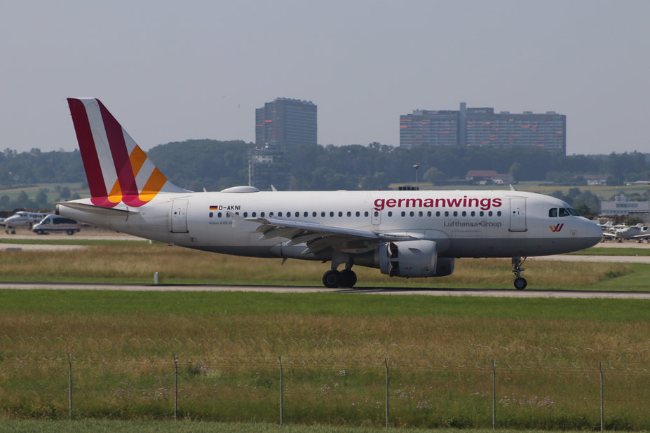 D-AKNI // Airbus A319-112 (20 Jahre alt) // Eurowings // EW2825 aus Olbia