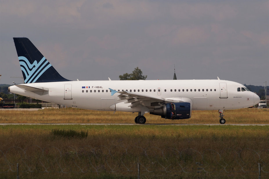 F-HBAL    A319-111    Aigle Azur