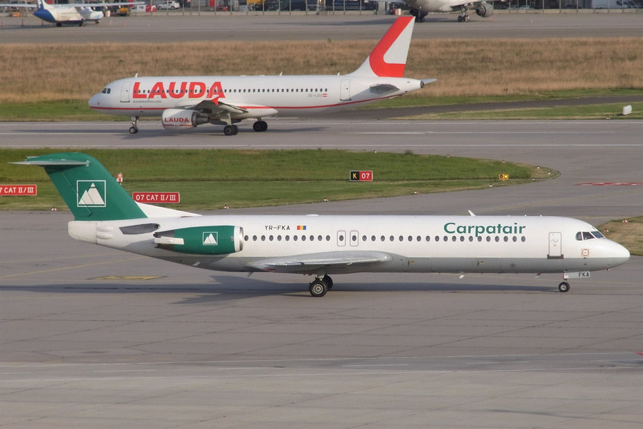 YR-FKA   Fokker 100     Carpatair